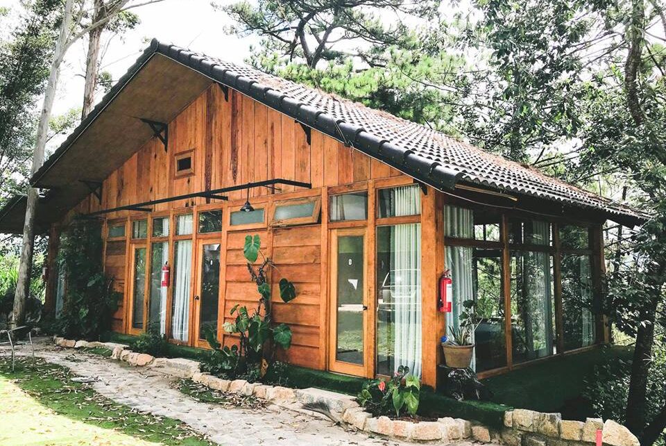 Căn nhà gỗ của cô gái trẻ ở Đà Lạt