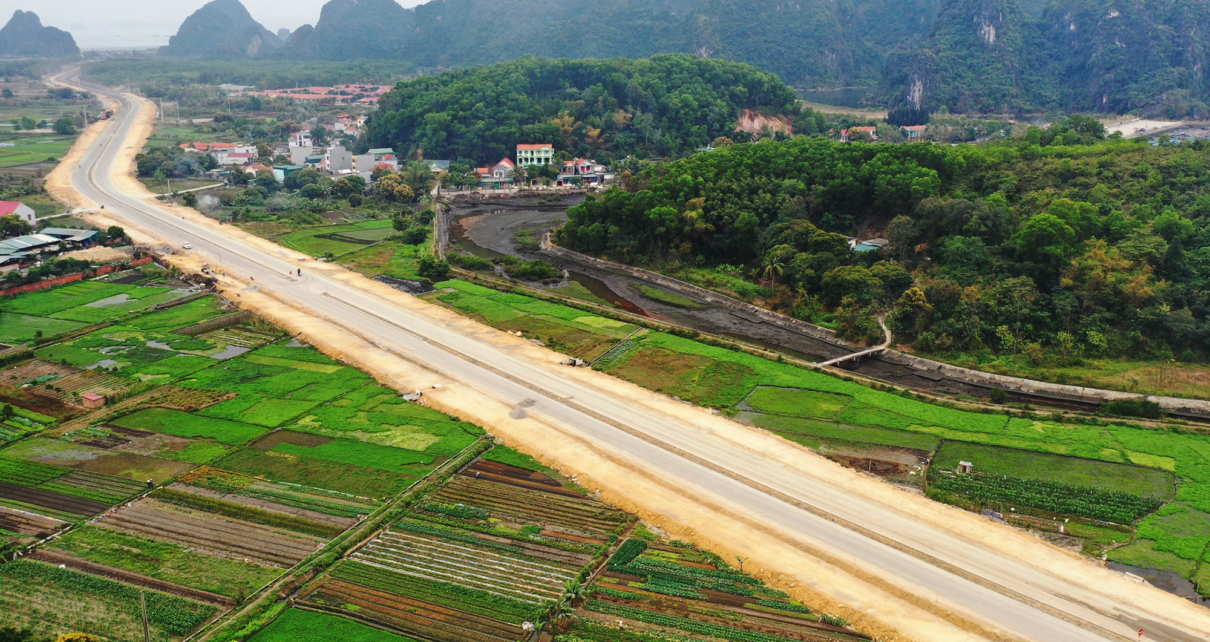 Giá đất tăng chóng mặt gây sốt khắp cả nước