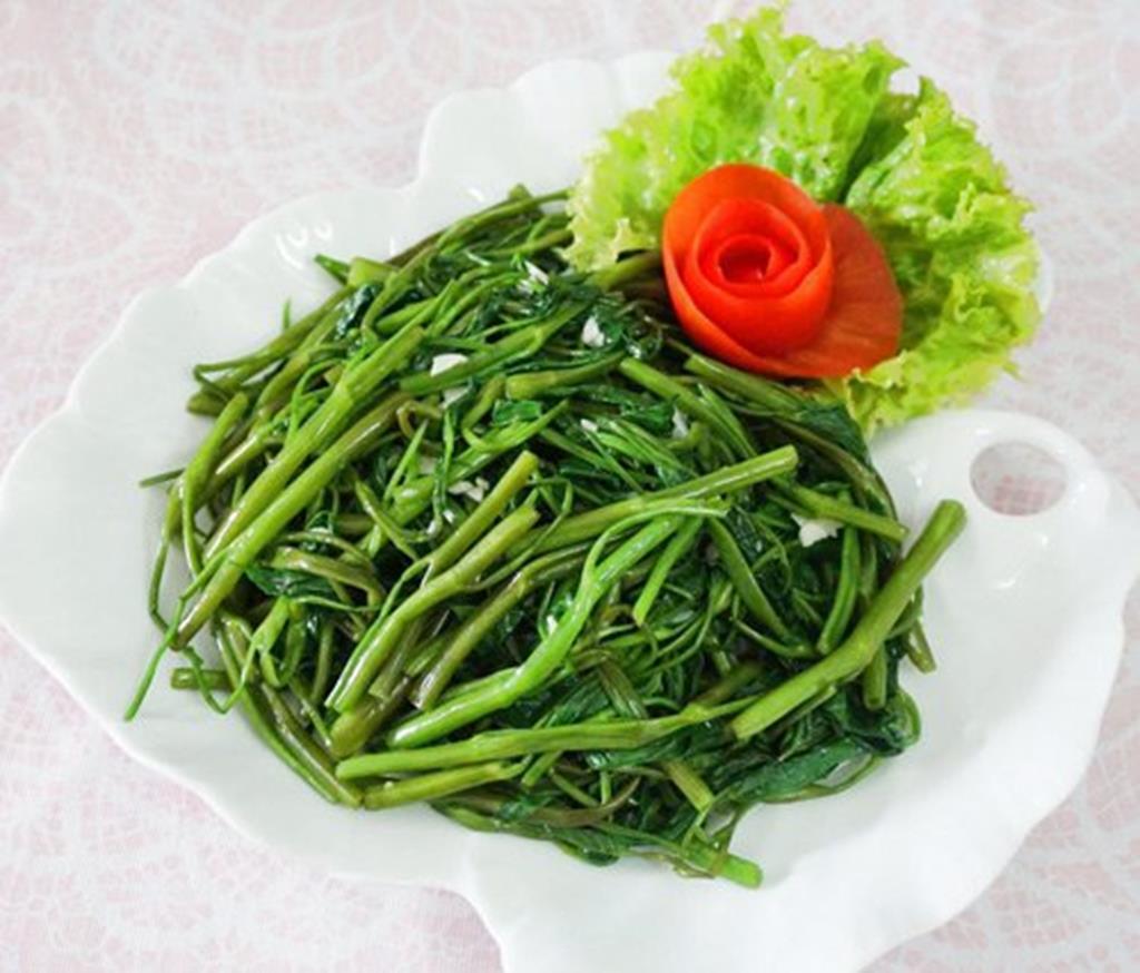 Giá trị dinh dưỡng trong món chả mực, gà rim, rau muống