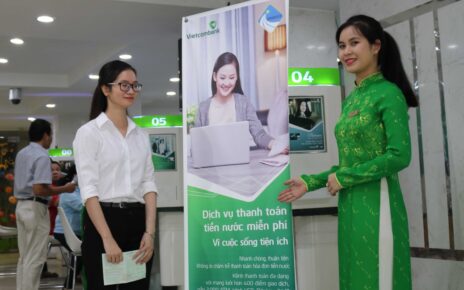 Ngân hàng ở Việt Nam trả lương cho nhân viên thế nào?