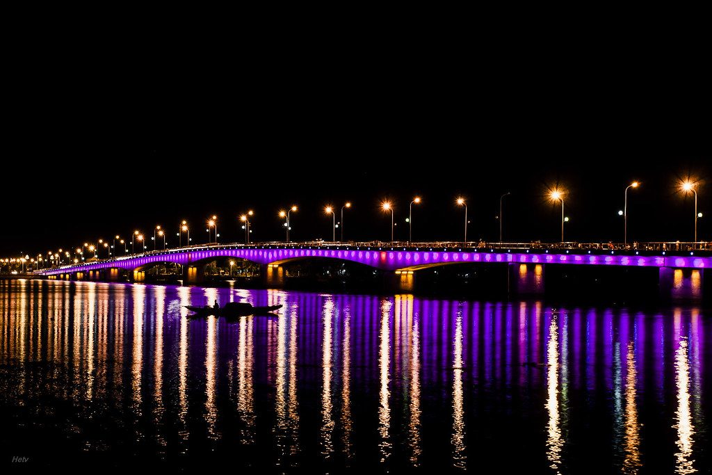 Cảnh Du ngoạn trên sông Nhật Lệ